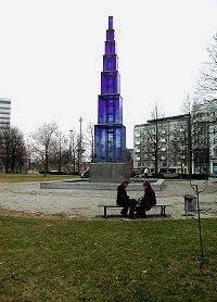 "Blauer Obelisk", 13 m Höhe, Theodor.Heuss-Platz, Berlin